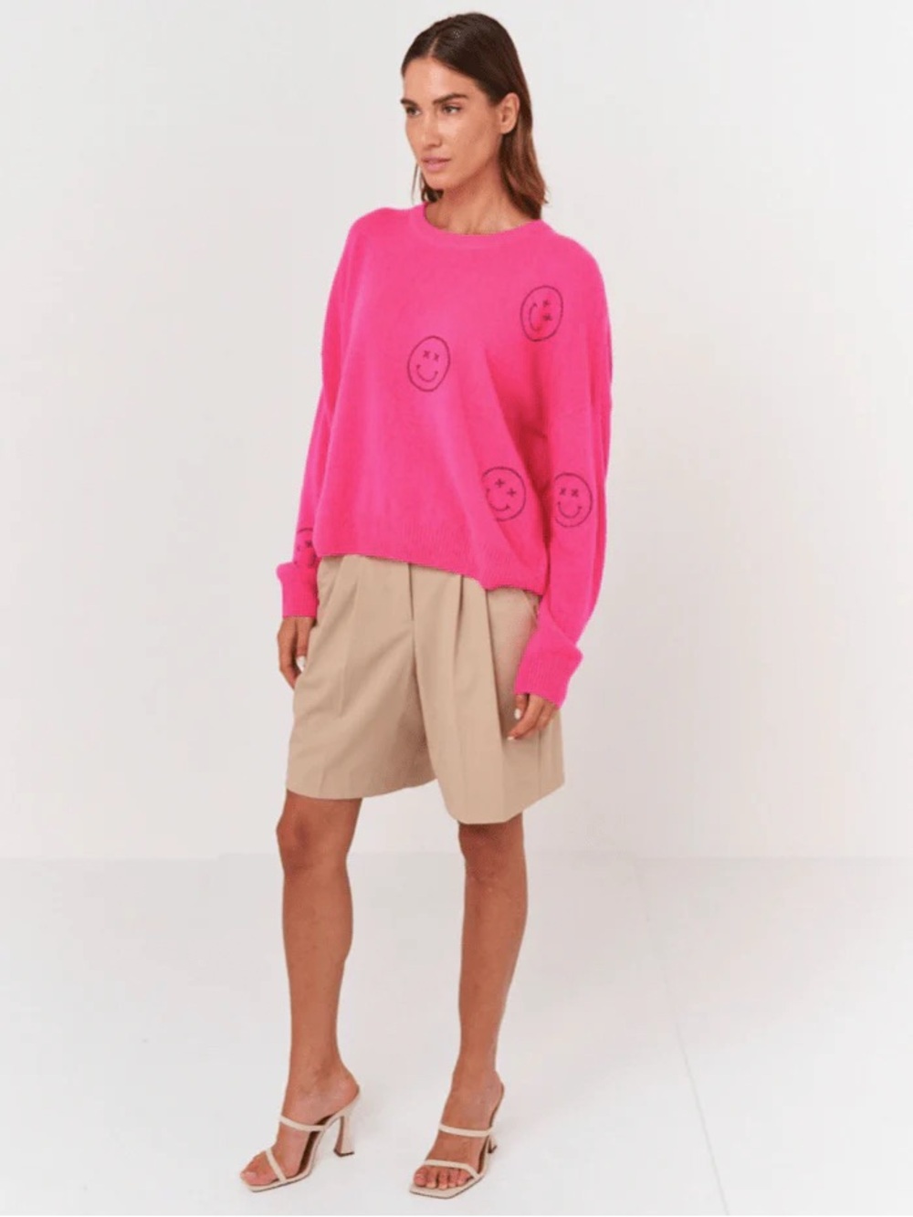 Brodie Cashmere • Smiley Stitch Crew Neck Sweater neon pink oversized pullover - Picture 5 of 10